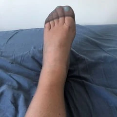 Pantyhose feet