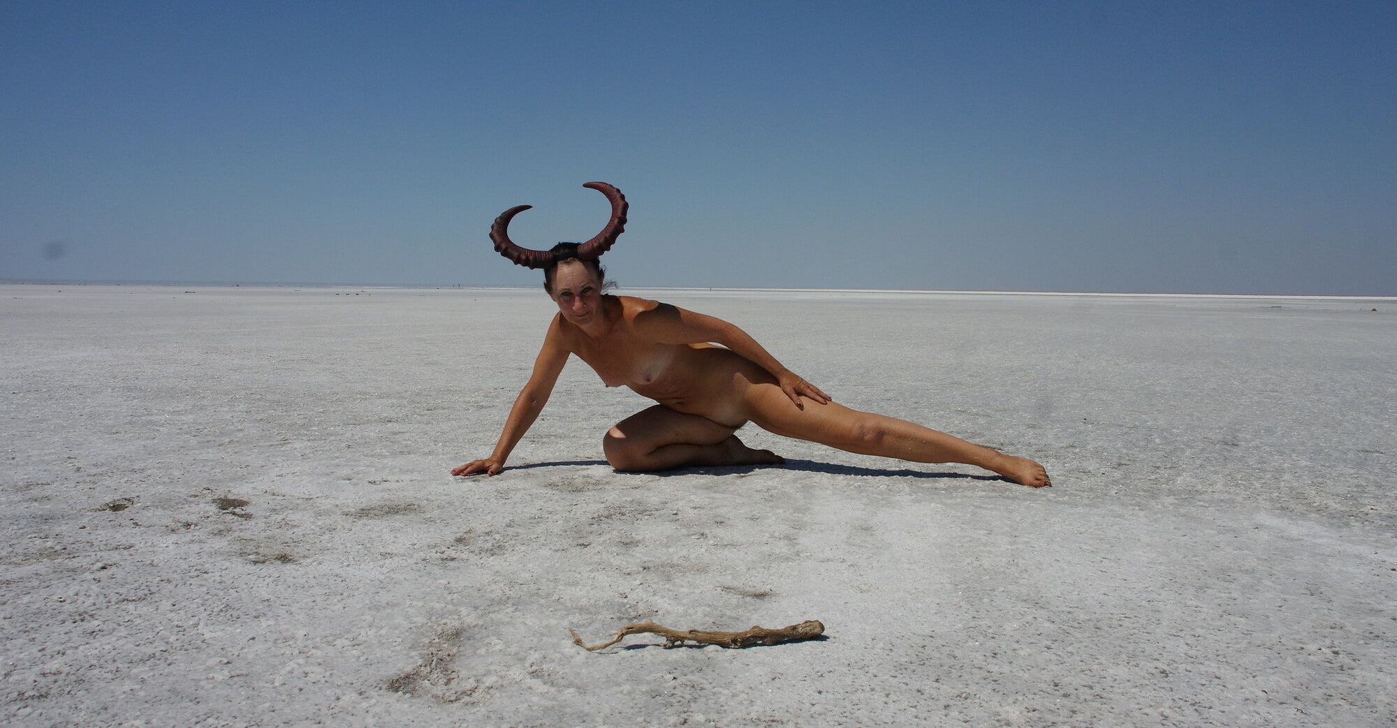 Standing on laps naked on the salt of the salt lake Elton #55