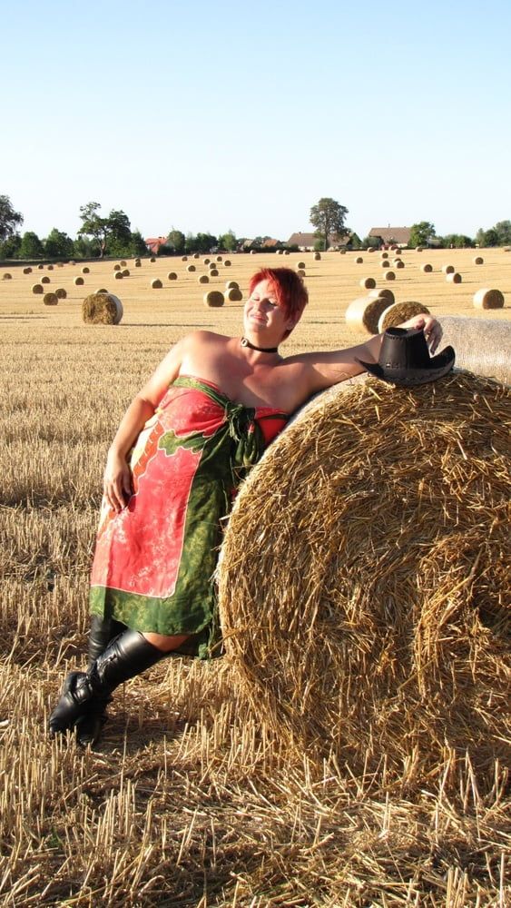 Anna naked on straw bales ... #32