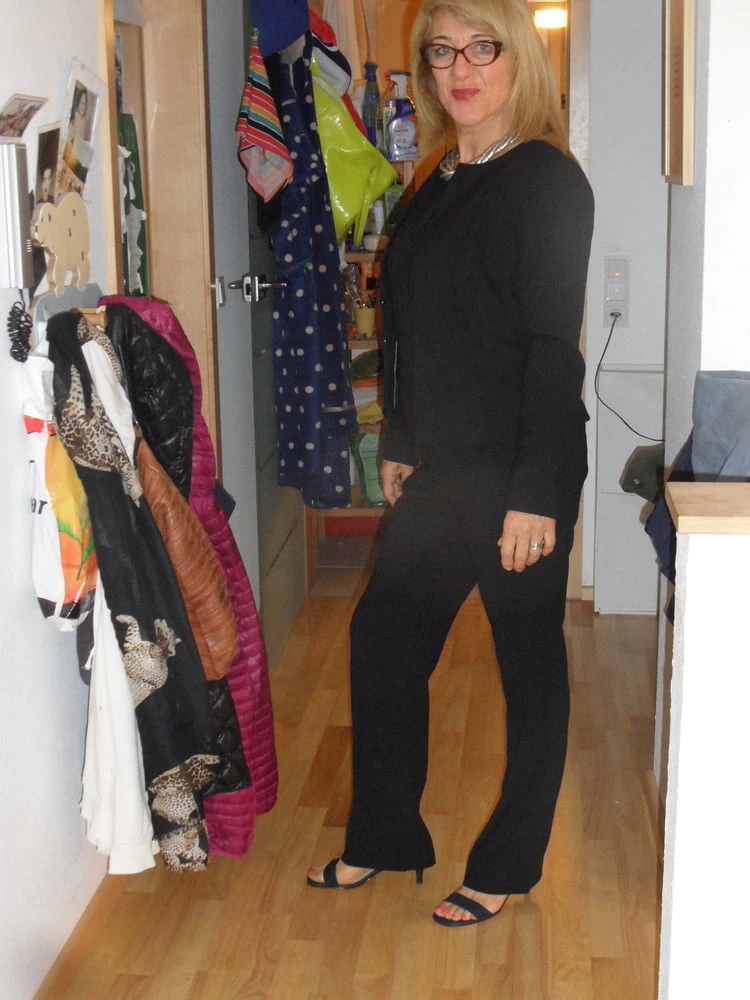 fitting her new shoes for the show #16