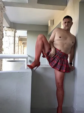 tartan skirt         