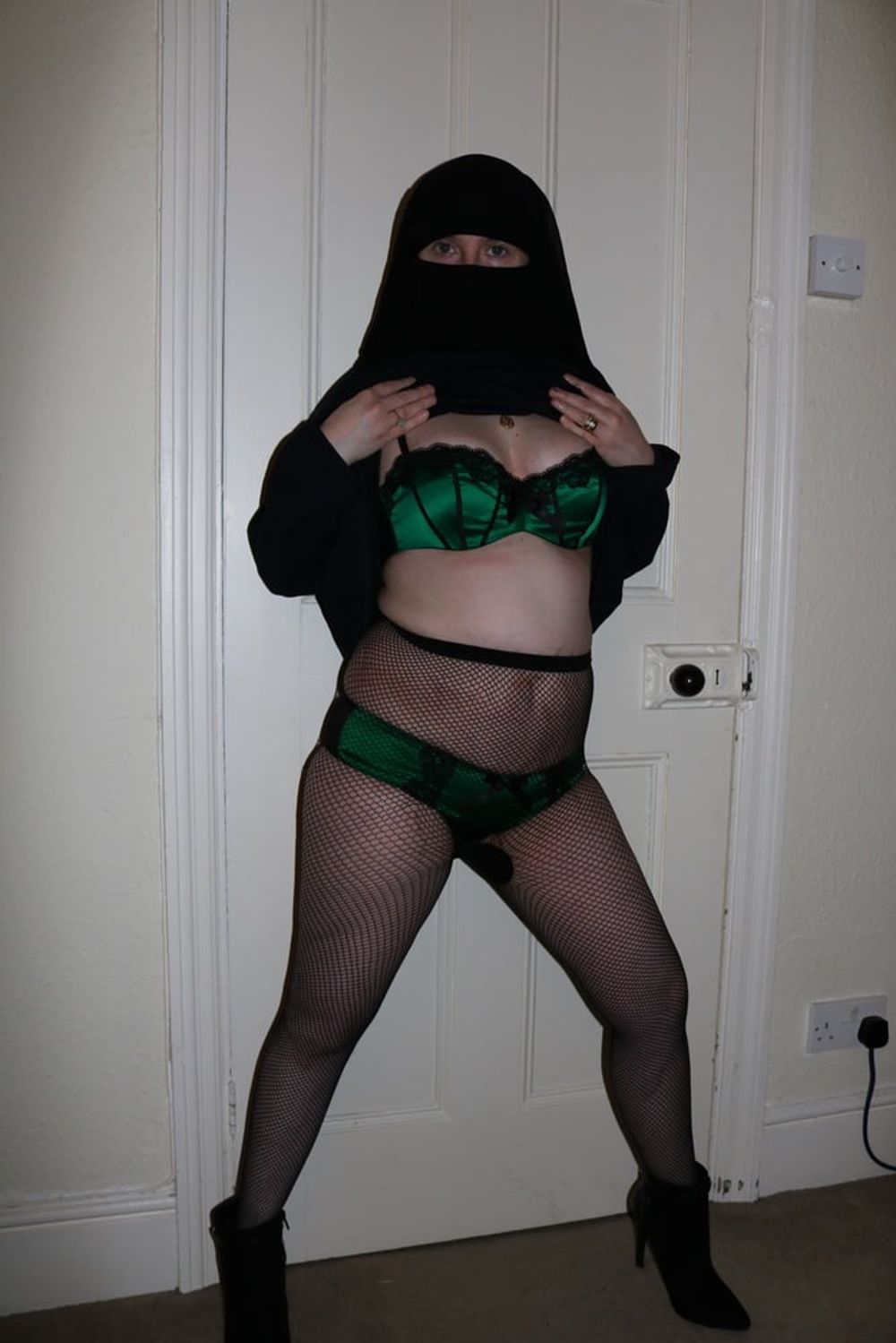 Burqa Niqab Fishnet Pantyhose #23