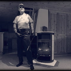 伍德兰中士的《火上之夜》