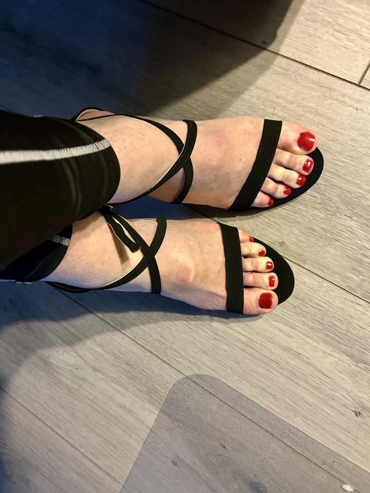 Painted toe nails
