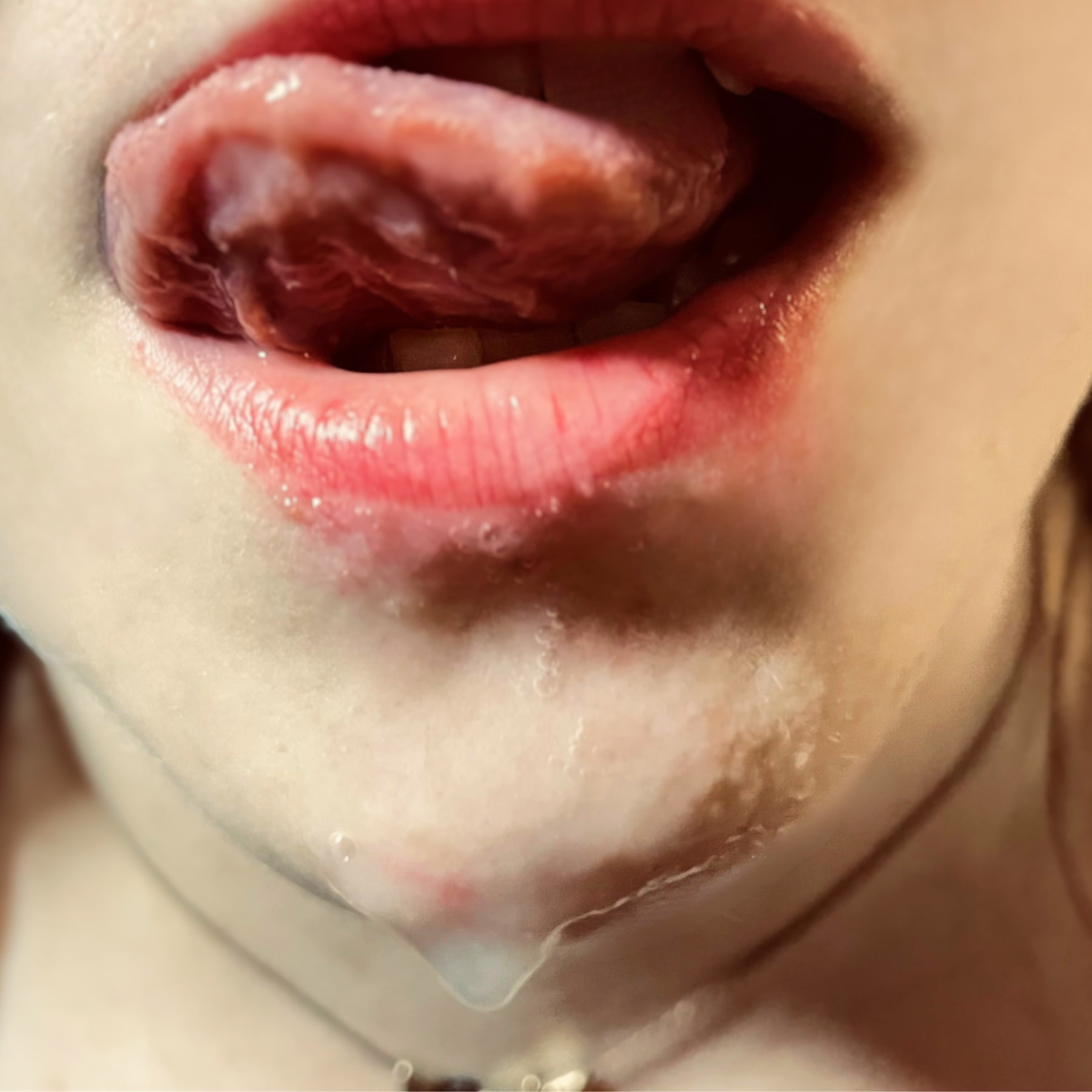 Tobie Nash' beautiful face covered in hot cum! #6