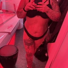 Geil und zeigefreudig im Solarium