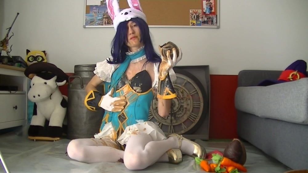 Lucina messy chocolate Easter cosplay trap #4