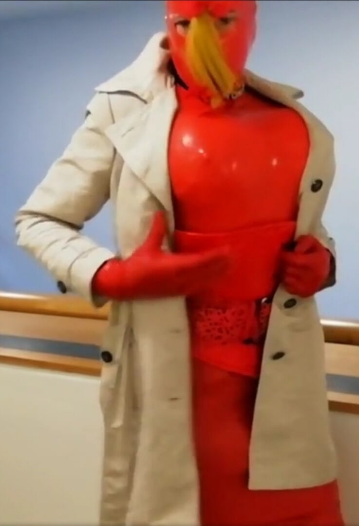Alison in rubber #33