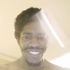 Seattle streamer and pornstar looking for women 