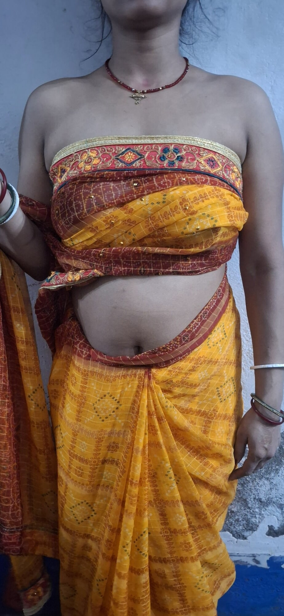 Yellow Hot new Photos #10