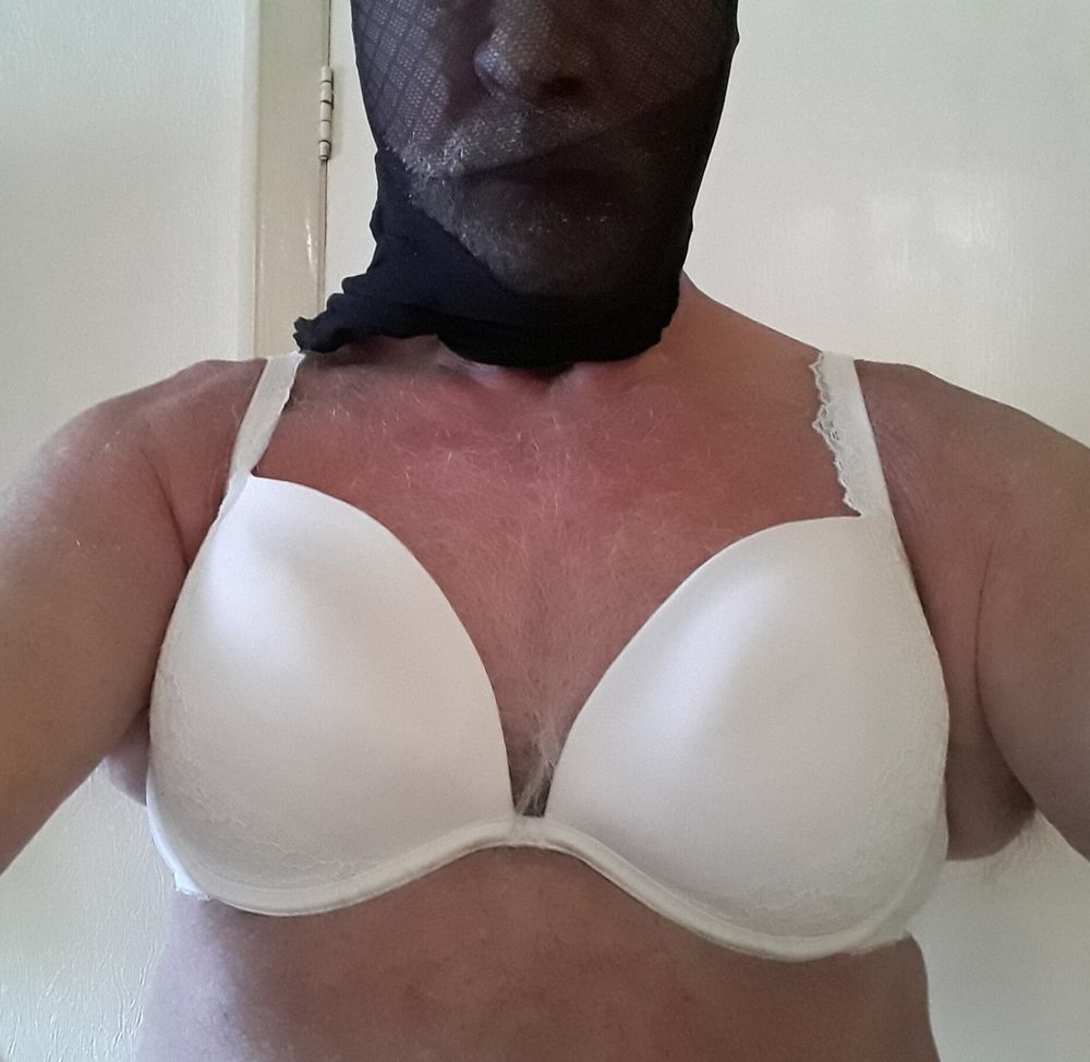 Bob in a  bra