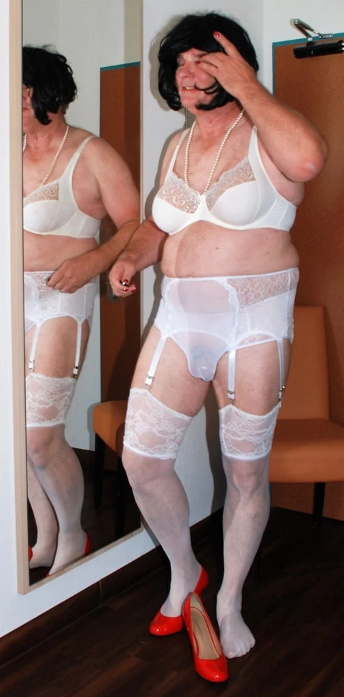 White Dessous #3