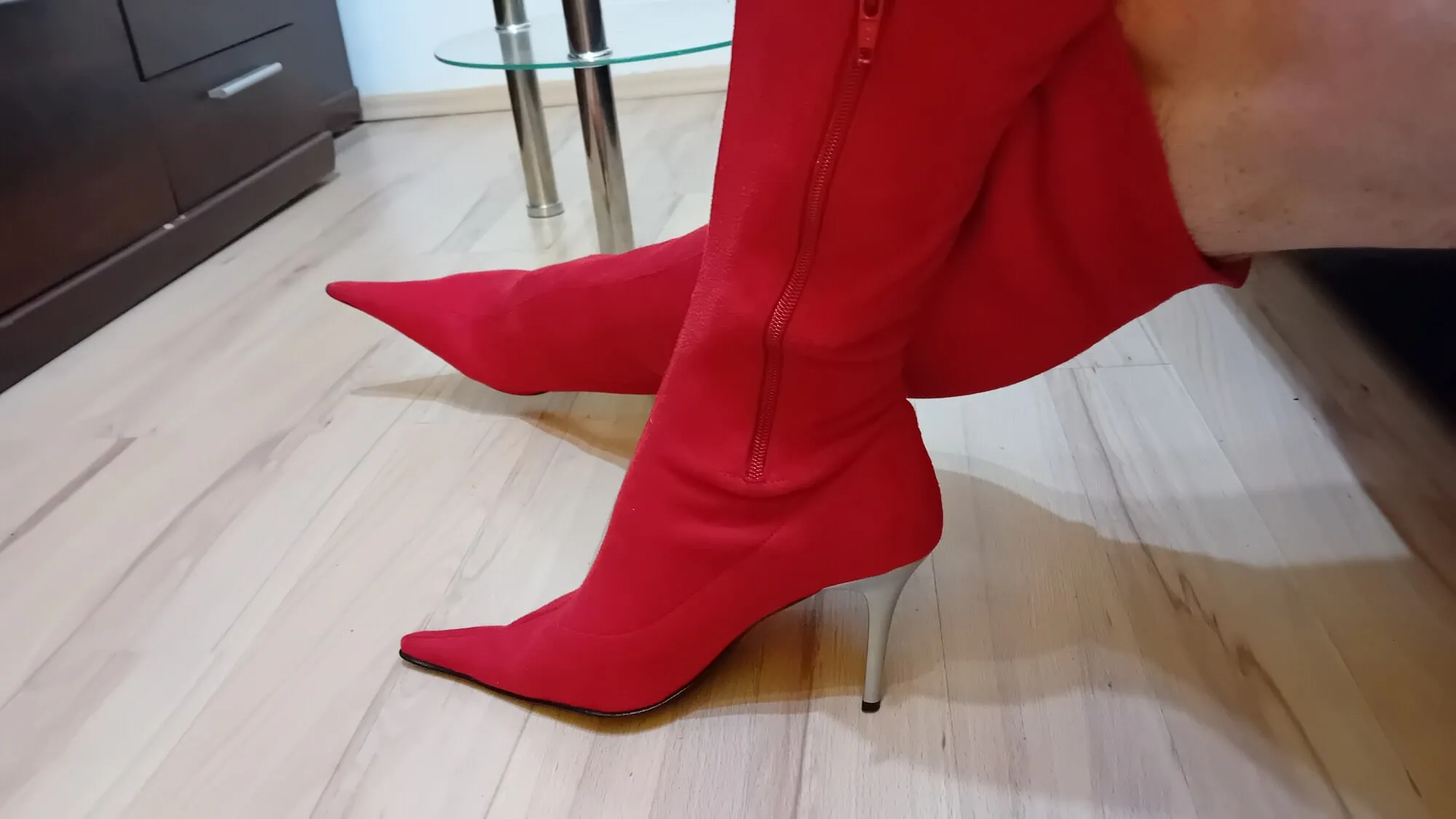 Crossdresser In Sexy Red Suede Pointed Toe High Heels Boots