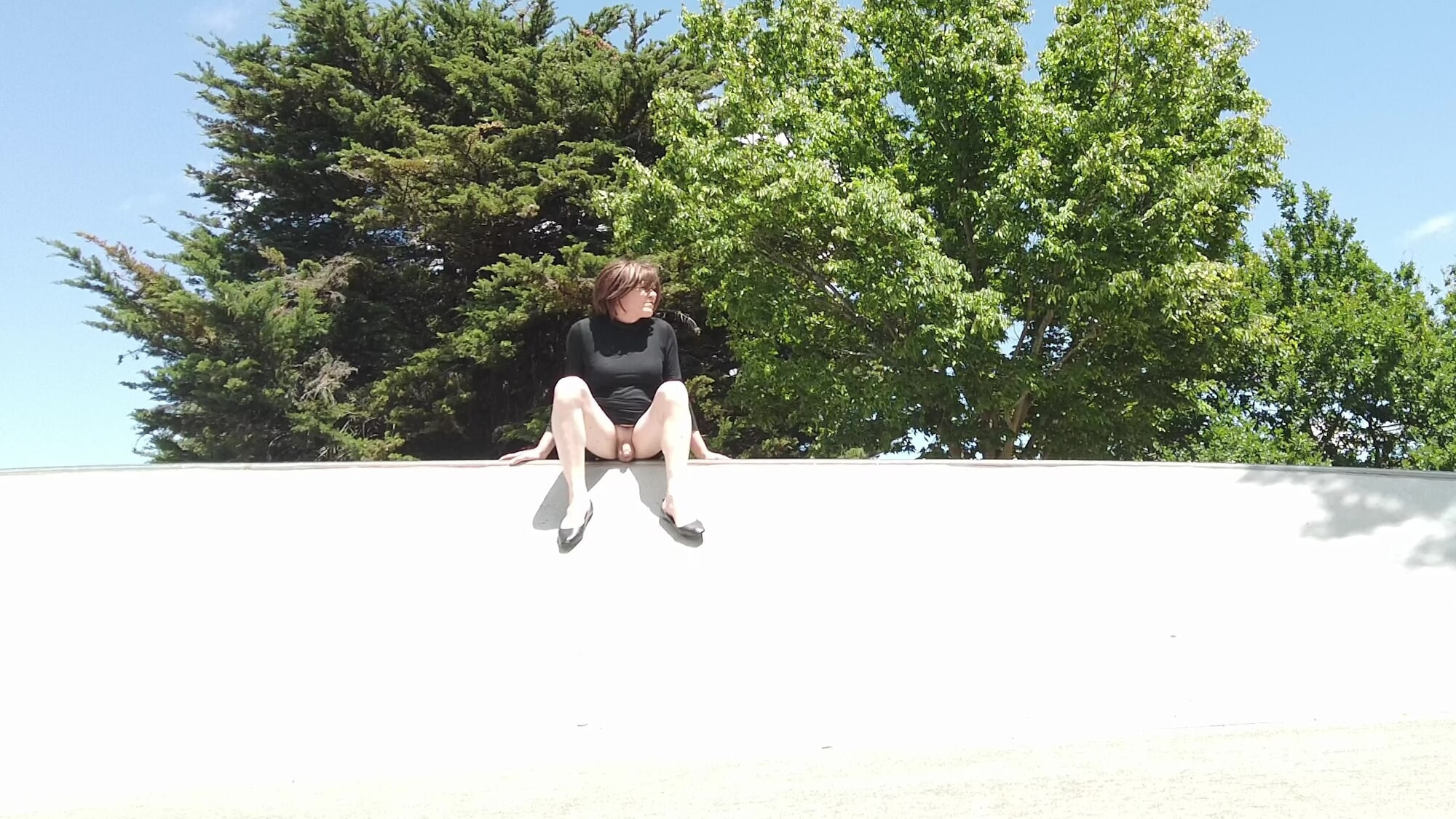 Crossdress Roadtrip - Skate park #6