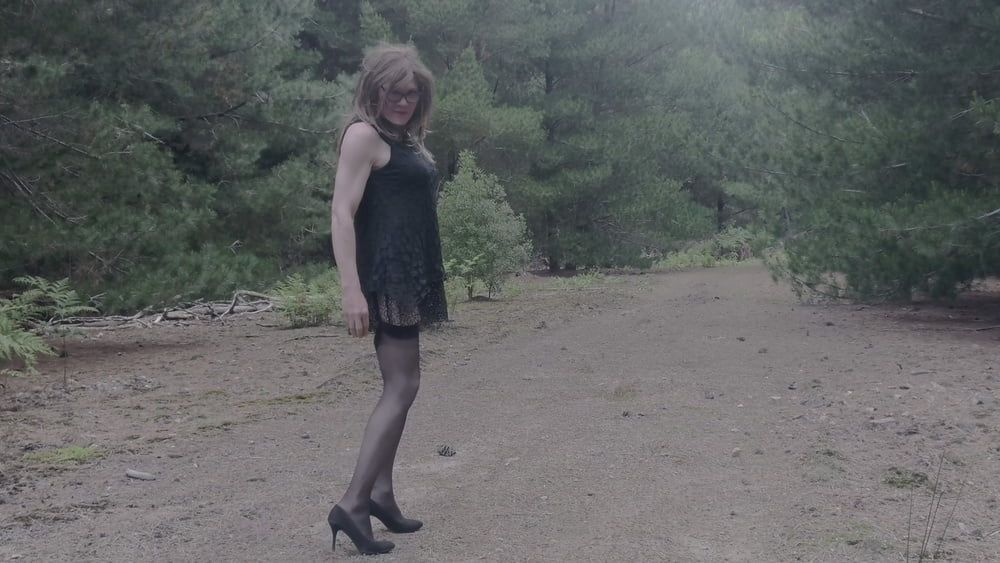 Crossdress road trip v hort black dress #27