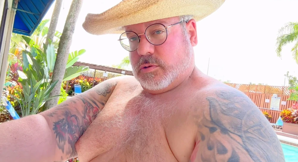 OLD STRENGTH COACH WITH FAT COCK #33