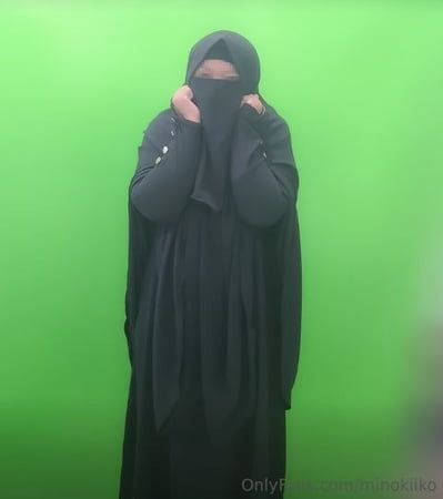 Onlyfans: Minokiiko prima dată în Niqab