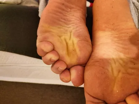 hornychubby feet soles wrinkled barefoot         