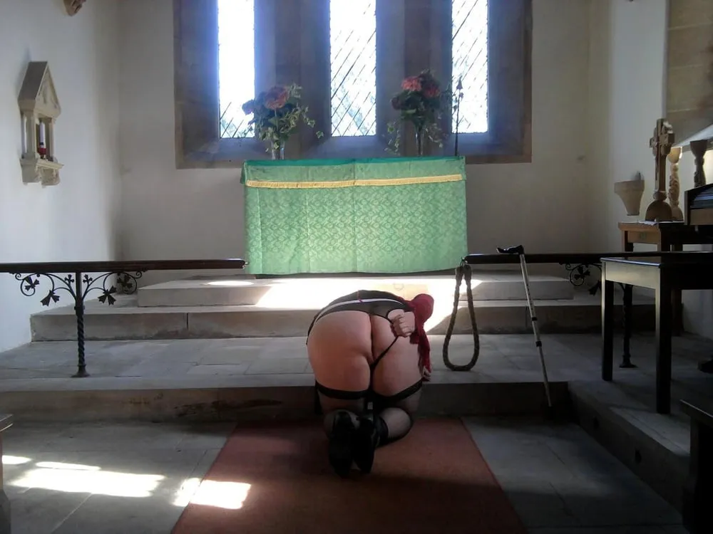 Milf Church Flashing and Sucking