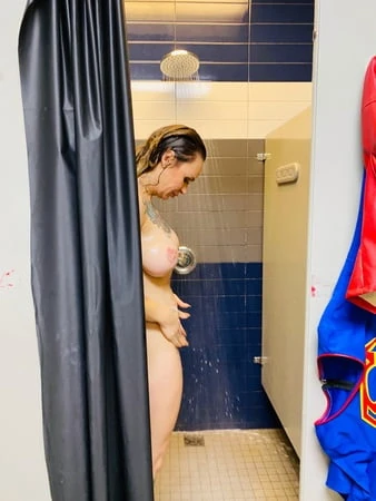 wet pussy water supergirl her shower scenes         