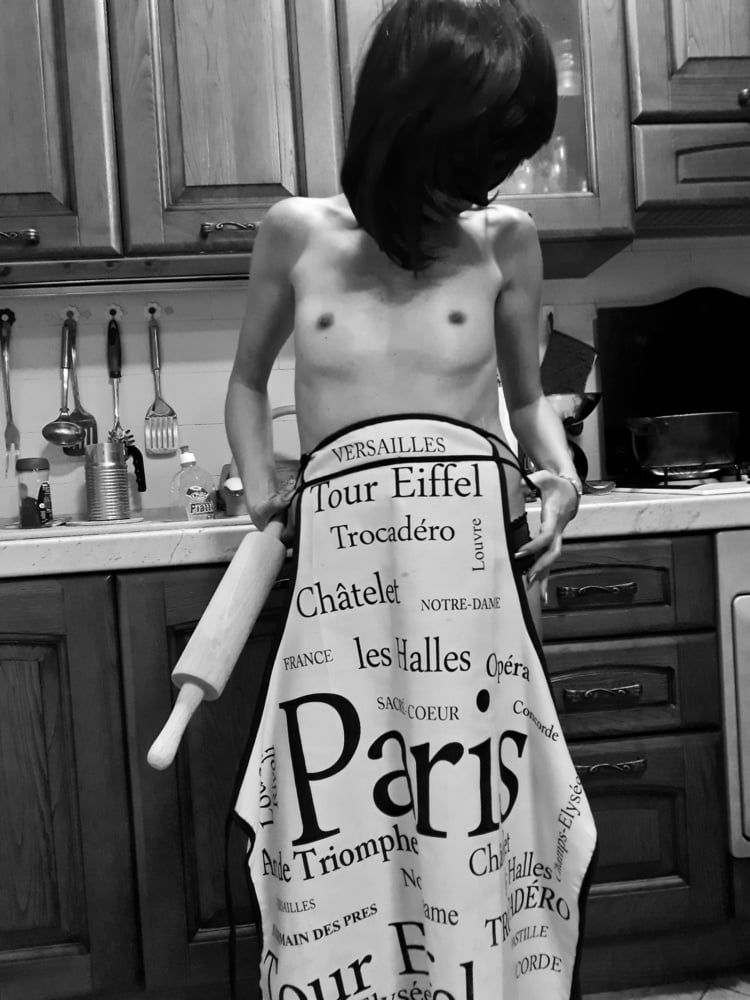 Maja Amateur wife posing in the kitchen #12