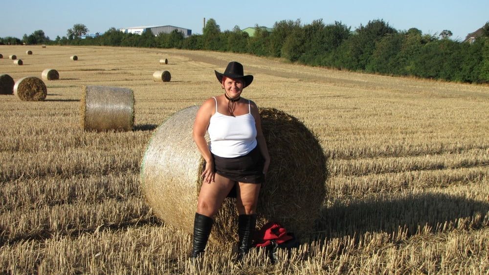 Posing in the cornfield ... #27