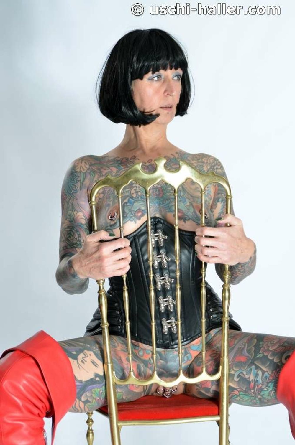 Photo shoot with full body tattooed MILF Cleo - 2 #16