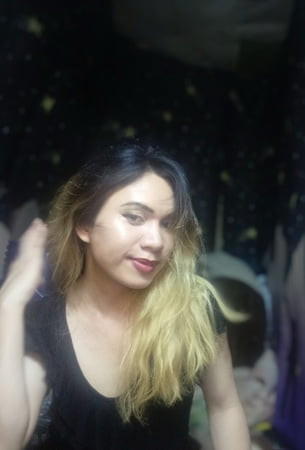 Ang Maganda na Reyna Sa Balat ng Lupa