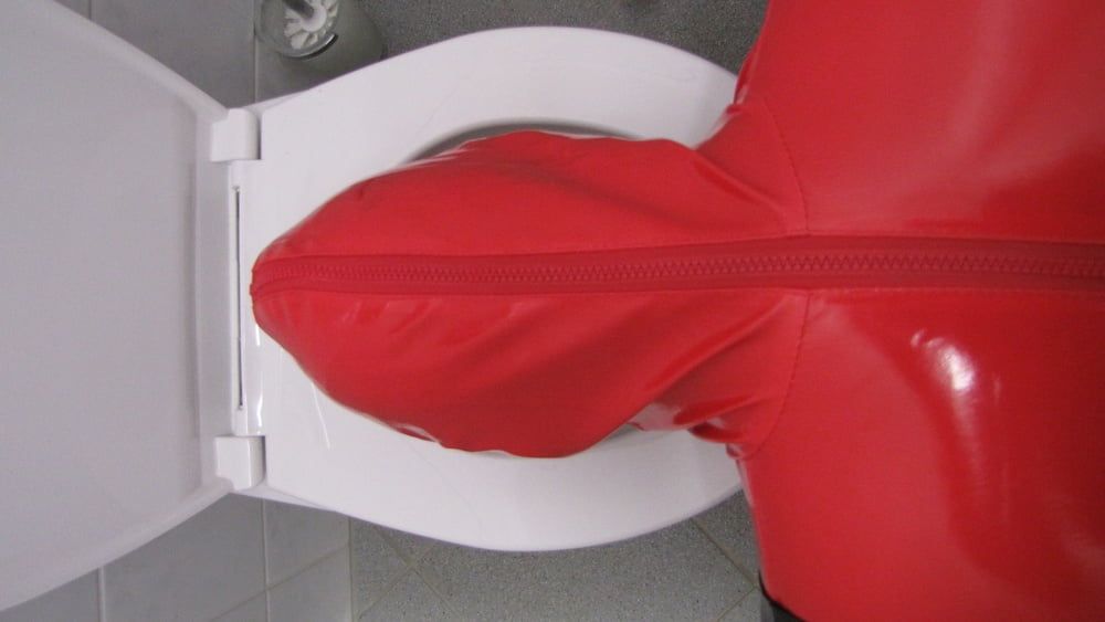 Anna as a toilet in latex ... #3