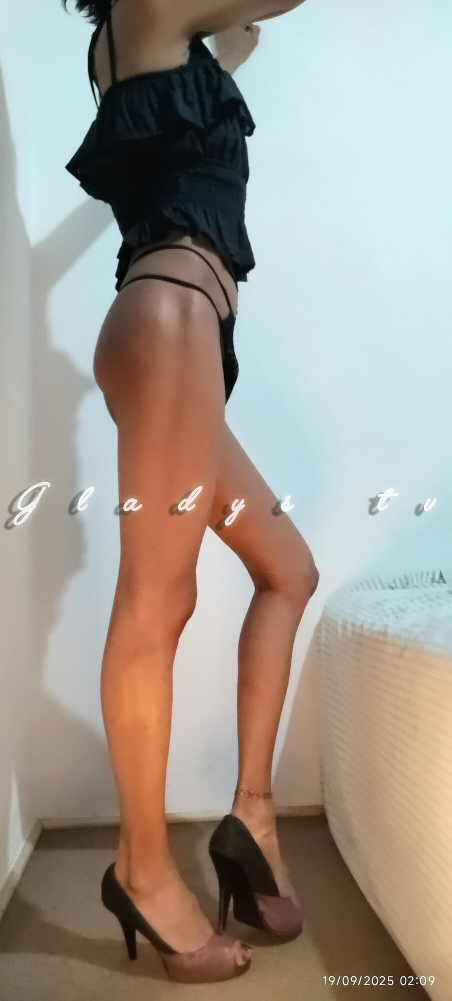 Travesti en tacones altos #2