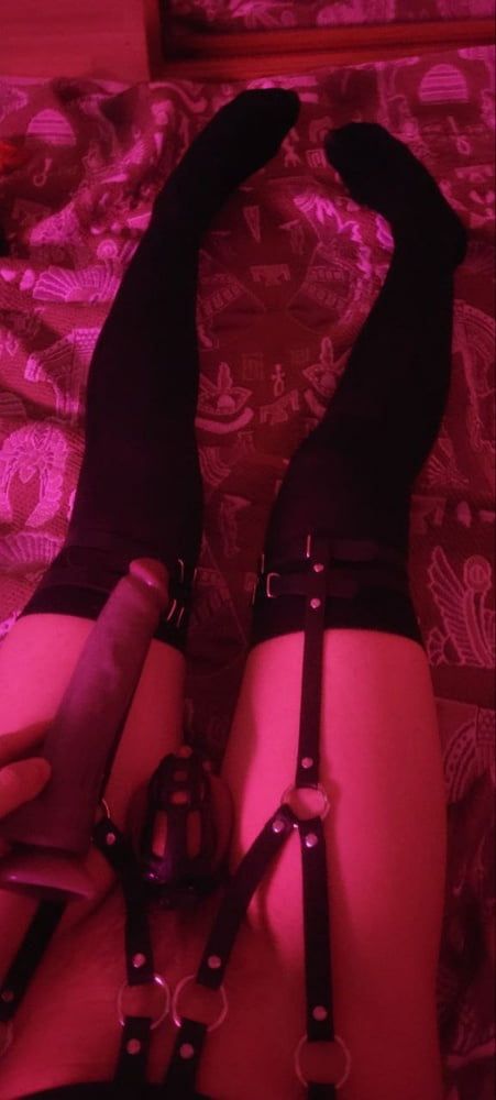 Sissy show her clitty in pink light