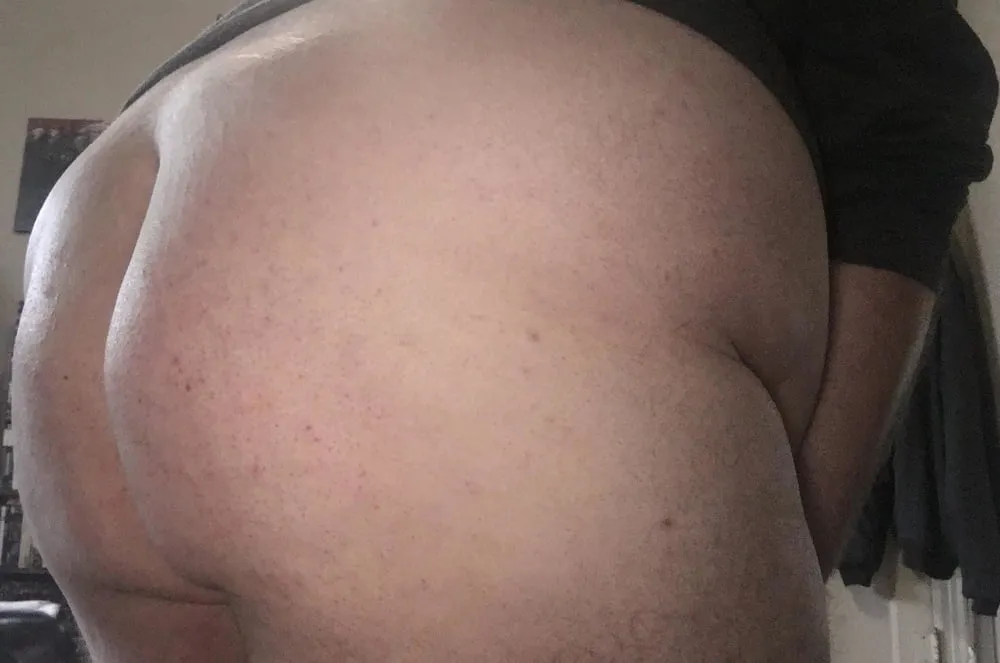 More pics of my fat ass #2