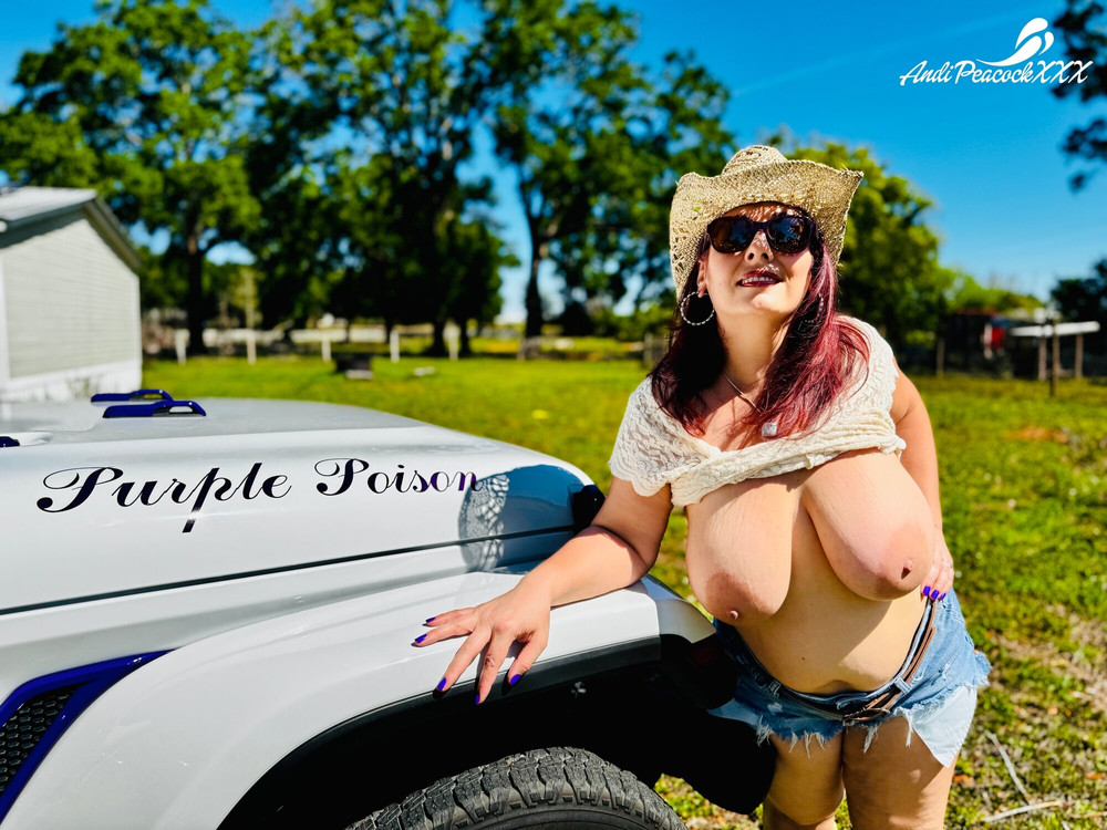 Jeep Girl Jiggle #22