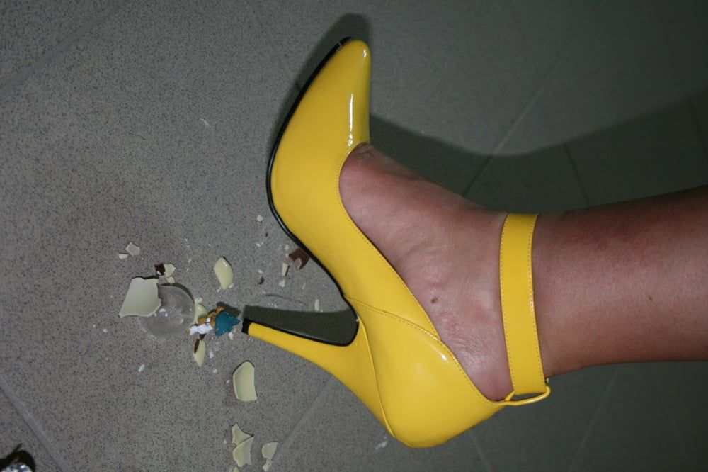 Anna in yellow heels ... #3