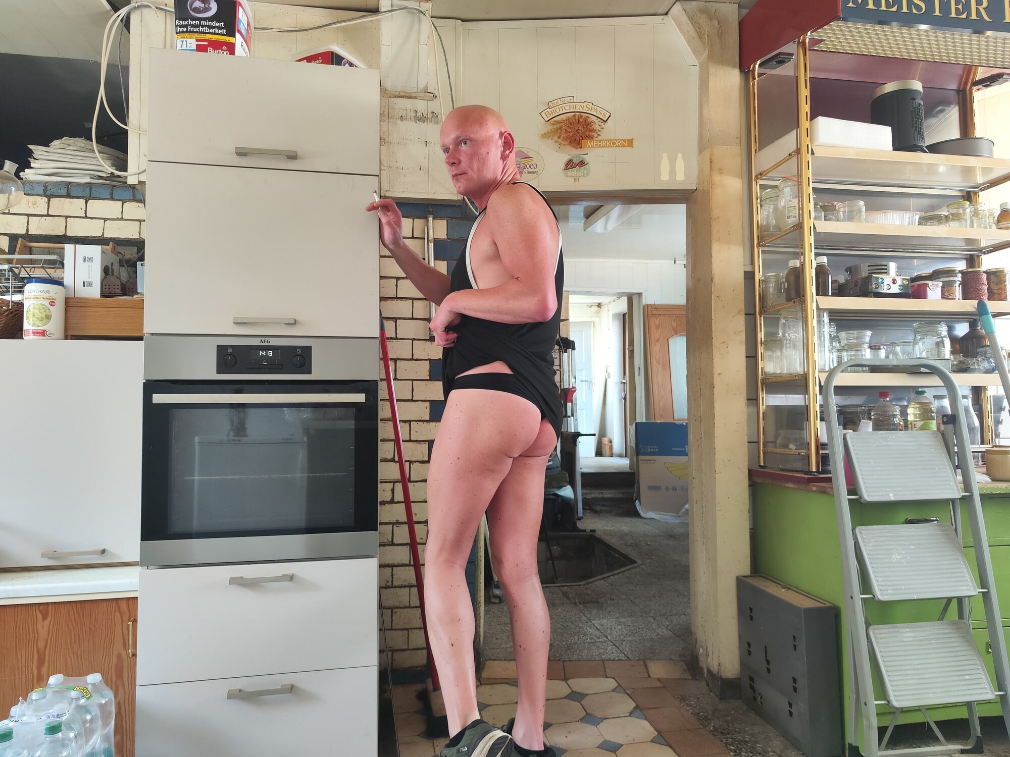 Sperma-Stefan poses in a sexy summer dress