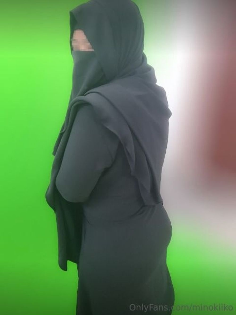 Onlyfans: Minokiiko First Time in Niqab #2