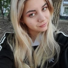 Chloe Free Photos