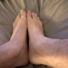 Feet and dick pics 