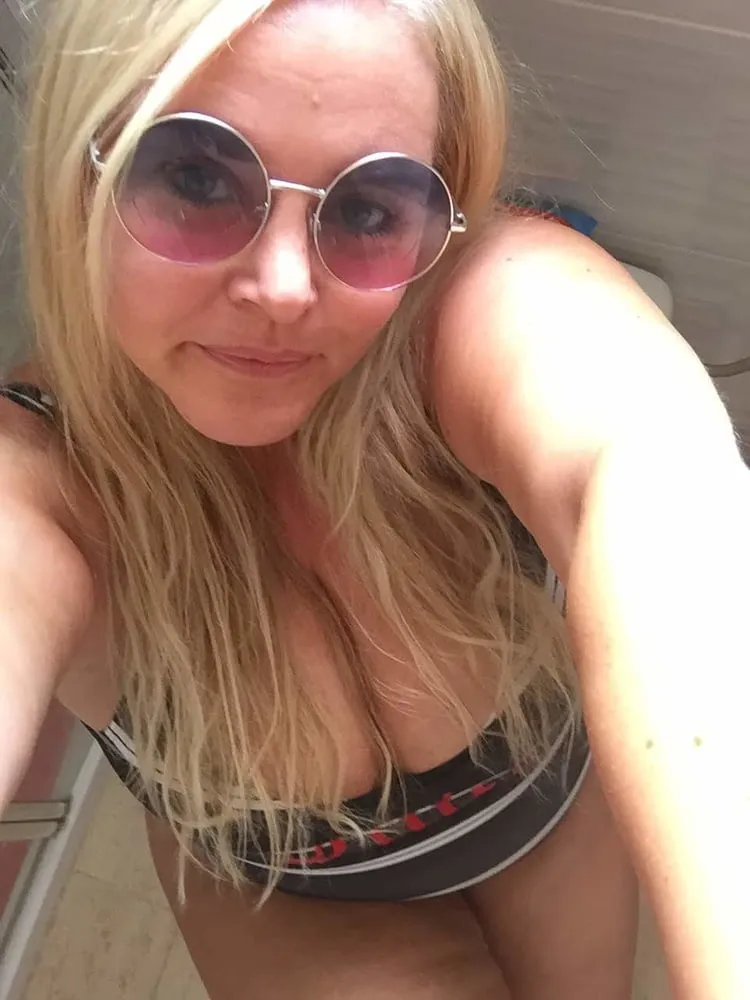 Sexy Blond Mature Milf Swim Suit Album 11 Pics Xhamster