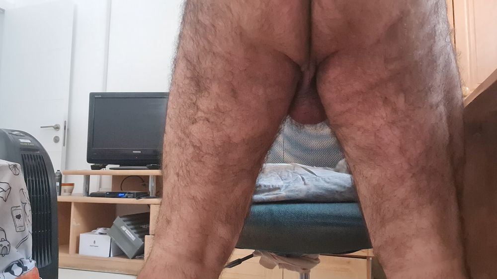 If you&#039;re into bear ass - this one&#039;s for you! ilovetobenaked #17