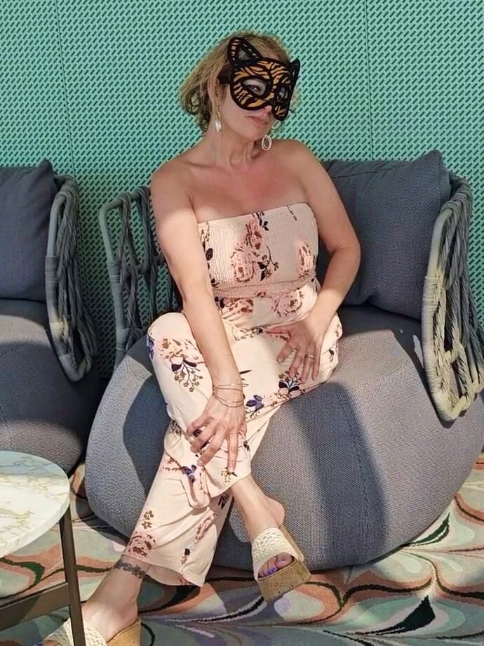 Giving Real Voyeurs a look at Mommys Big Tits in Public #30