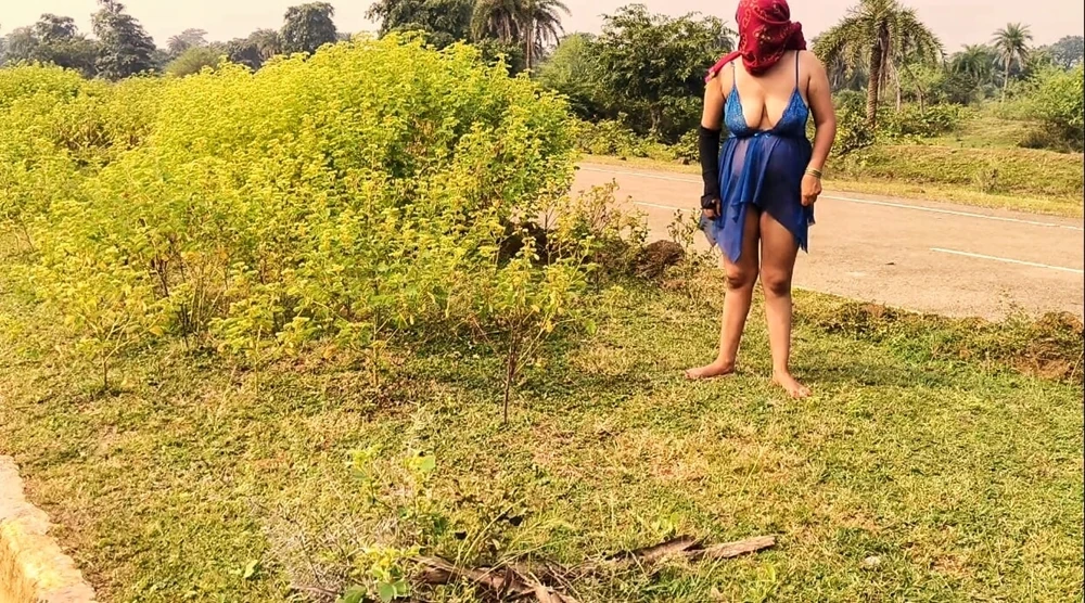 Indian village aunty Fucked by stranger and Creampie her pus #3