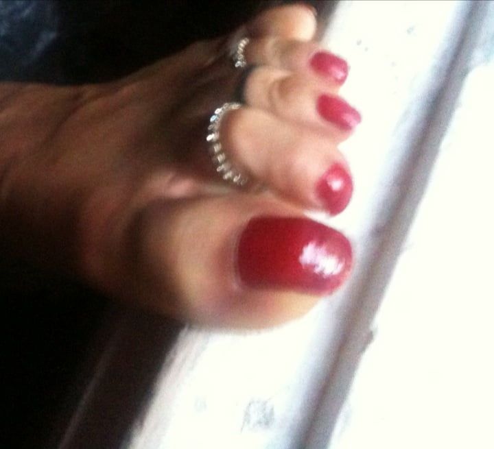 red toenails mix (older, dirty, toe ring, sandals mixed). #27