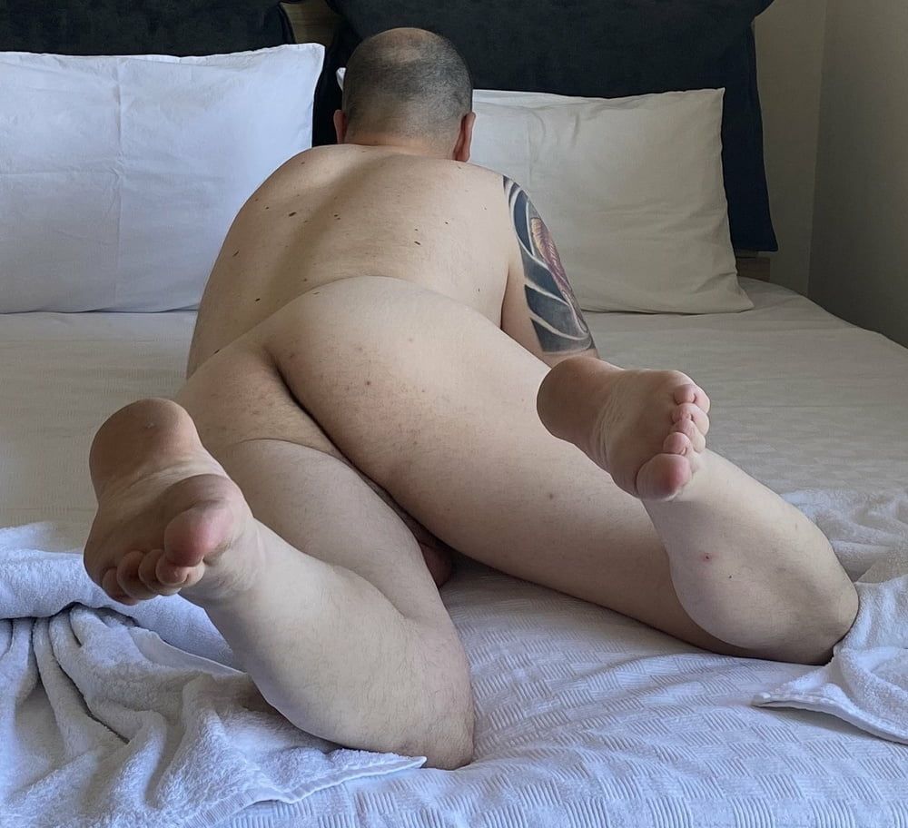 Displaying my ass, soles and butthole in the hotel room #8