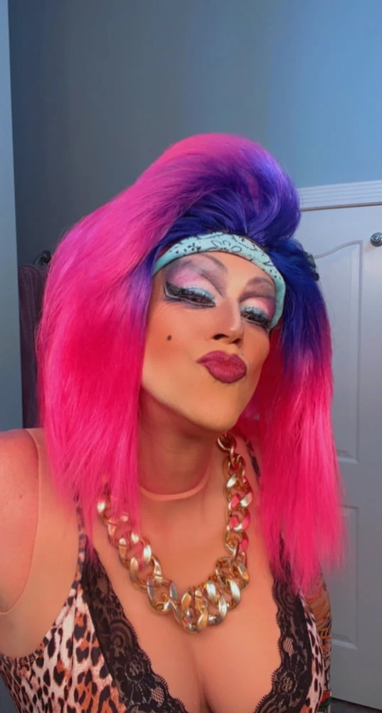 The many looks of Shelly Roberts  #2