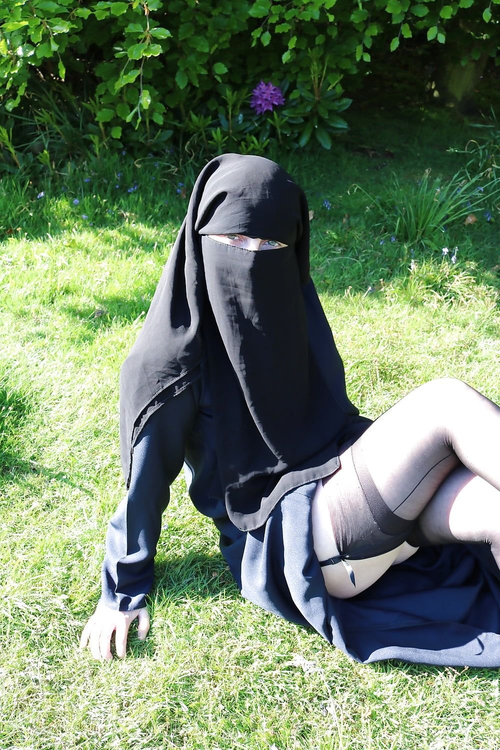 Muslim Burqa Niqab suspenders Outdoors Flashing  #25