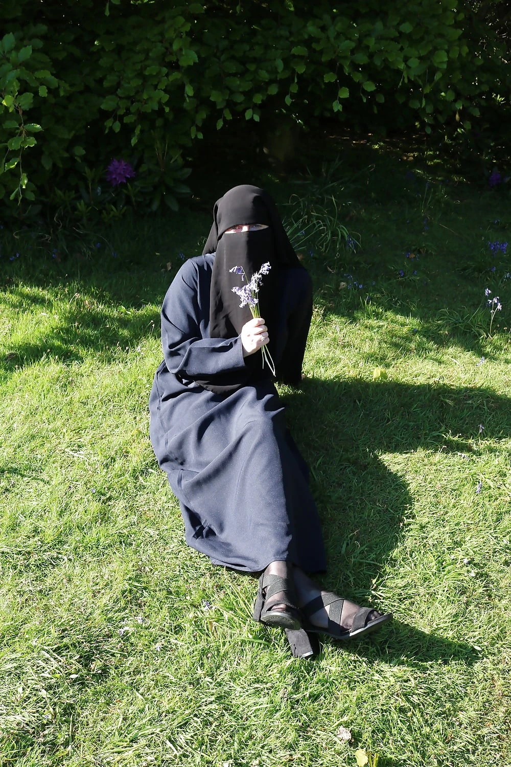 Muslim Burqa Niqab suspenders Outdoors Flashing  #43