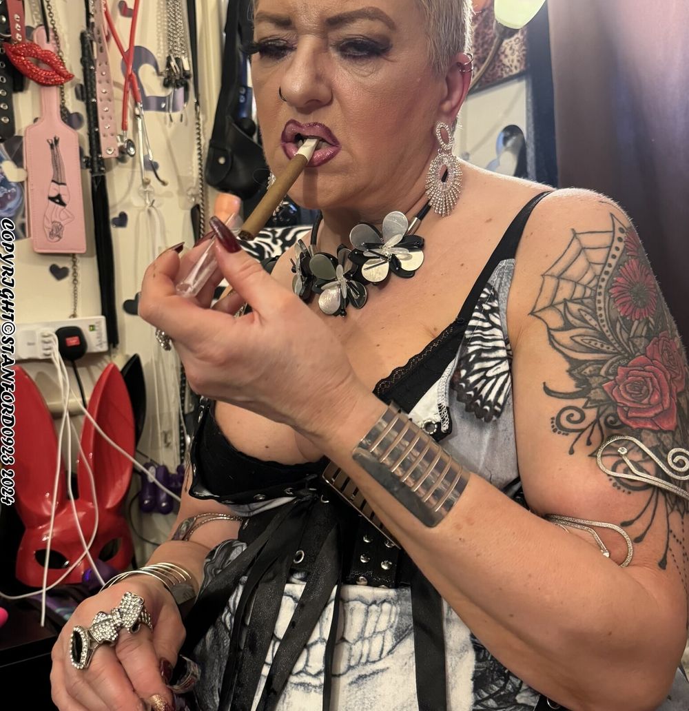 SHIRLEY SMOKING REBEL #35