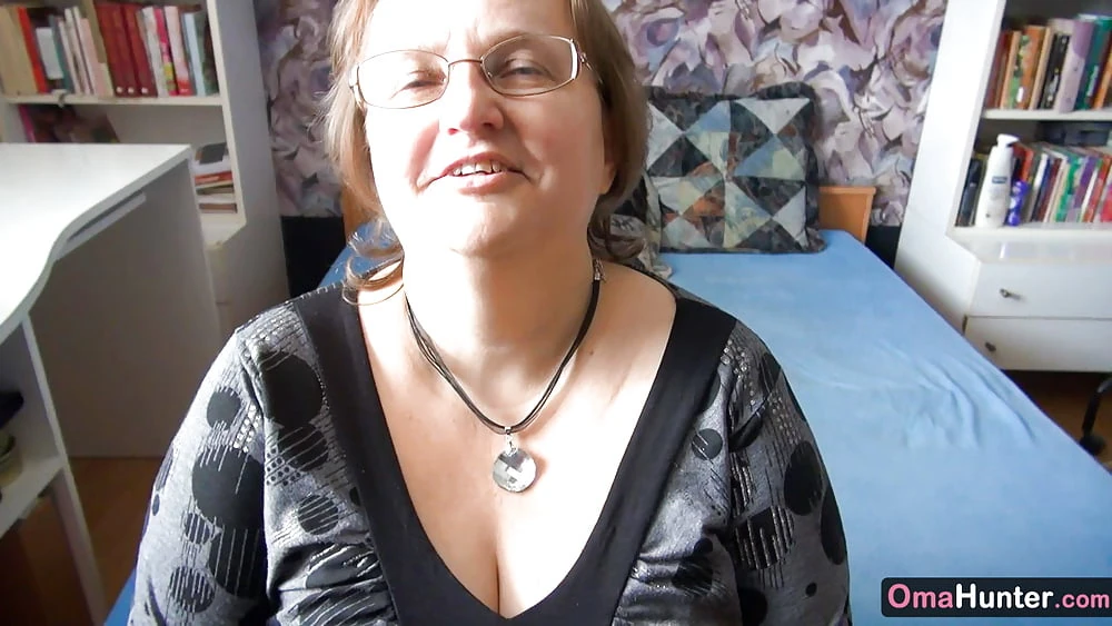 Sasha and mature woman blowjob #3