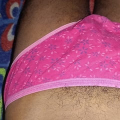 Culotte rose, ma copine